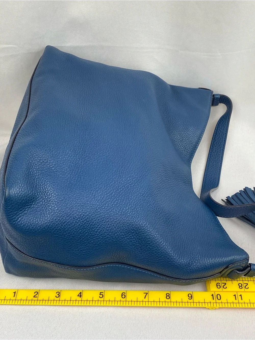 EUC Tory Burch Navy  Blue  Thea Slouchy Hobo Large Pebbled Leather Bag Purse